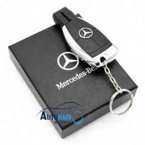 Clé USB en forme de clé Mercedes